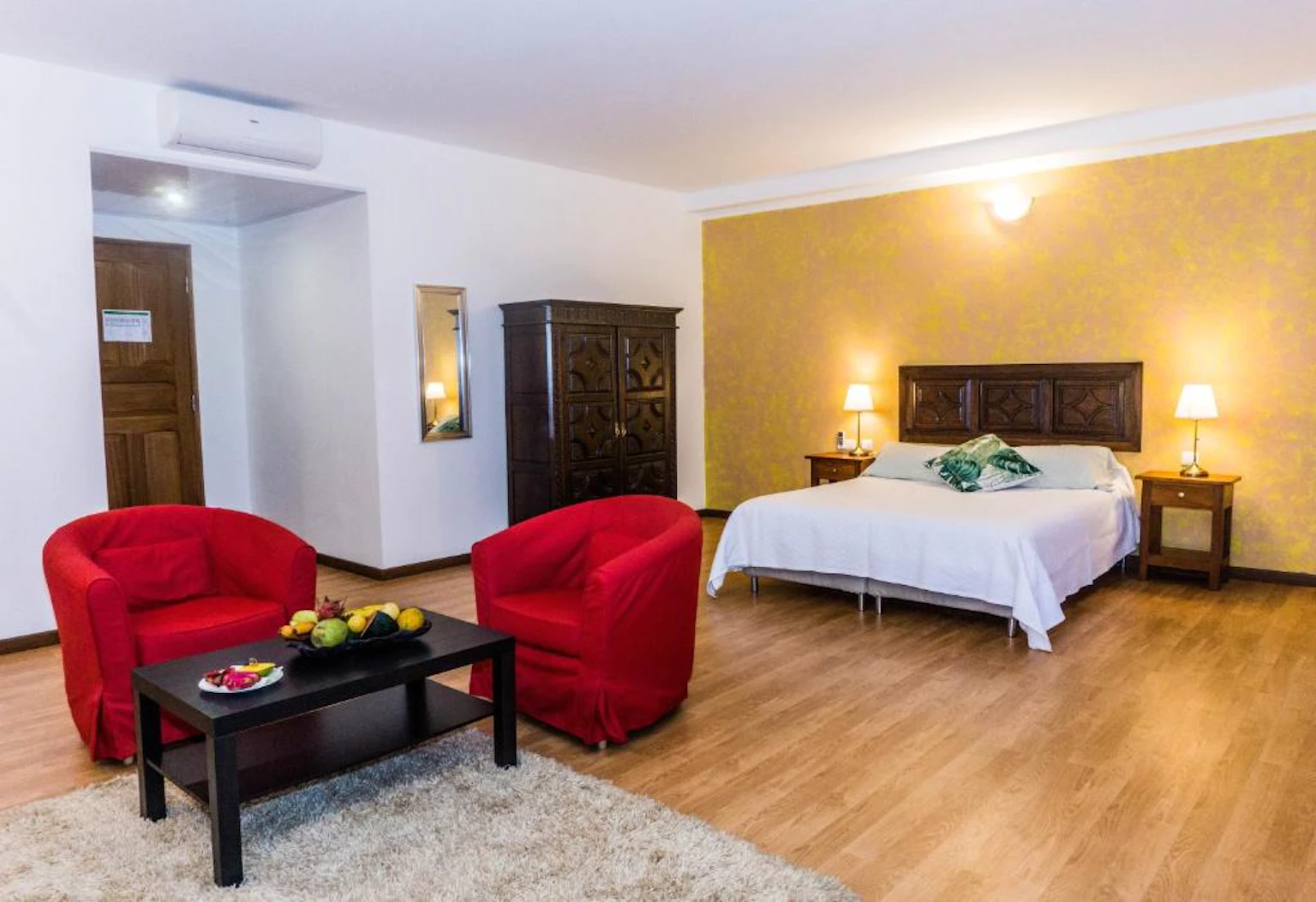 Suite c/ varanda e vista mar Verandah and sea view suite